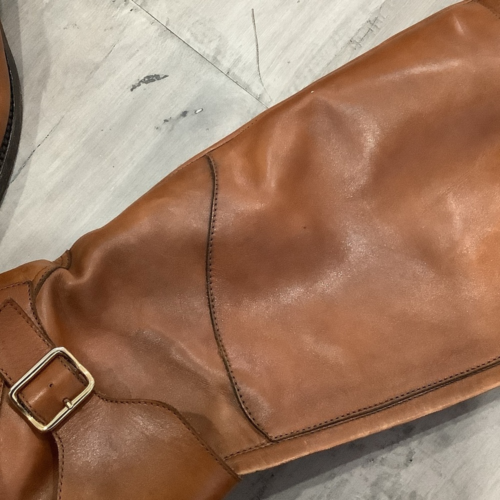 Elegant Tan Leather Riding Boots - Picture 5 of 8